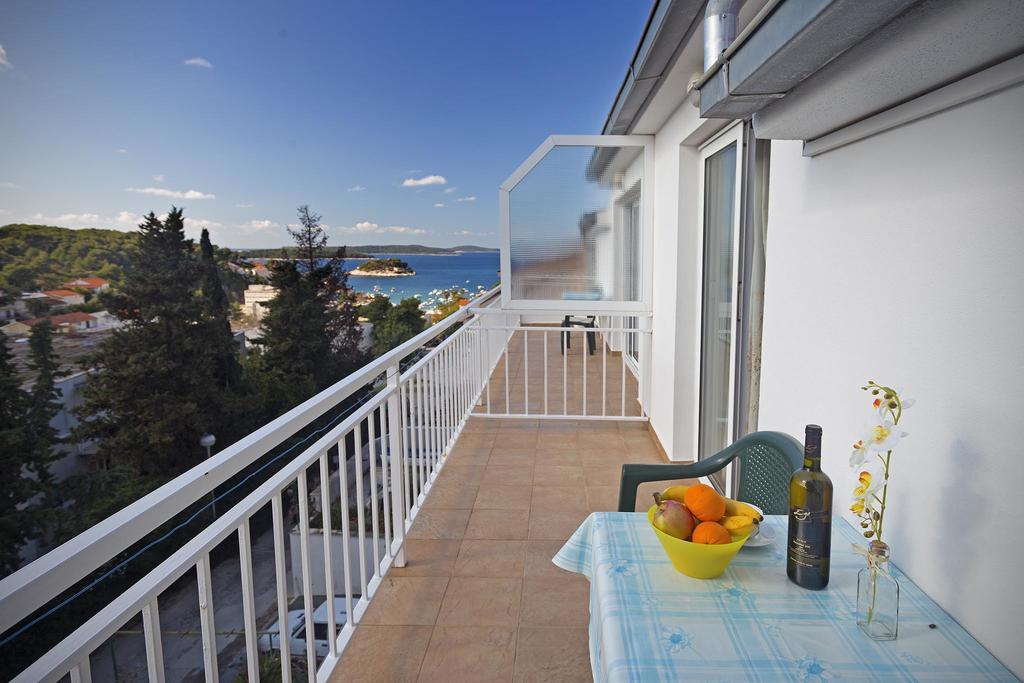 Apartments Julija Hvar Luaran gambar