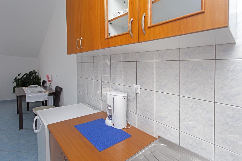 Apartments Julija Hvar Bilik gambar